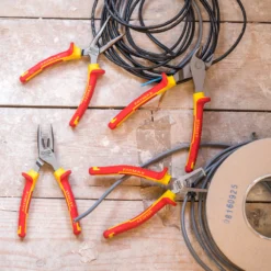 Stanley VDE Tangenset 4-delig 5 Stanley VDE Tangenset 4-delig -Stanley Verkoopwinkel 4 84 489 A1