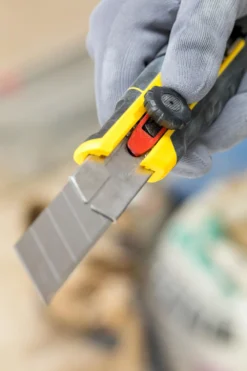 Stanley Afbreekmes Met Schroef -Stanley Verkoopwinkel FMHT10330 0 A2 resized 1500 1500 300 rgb jpg